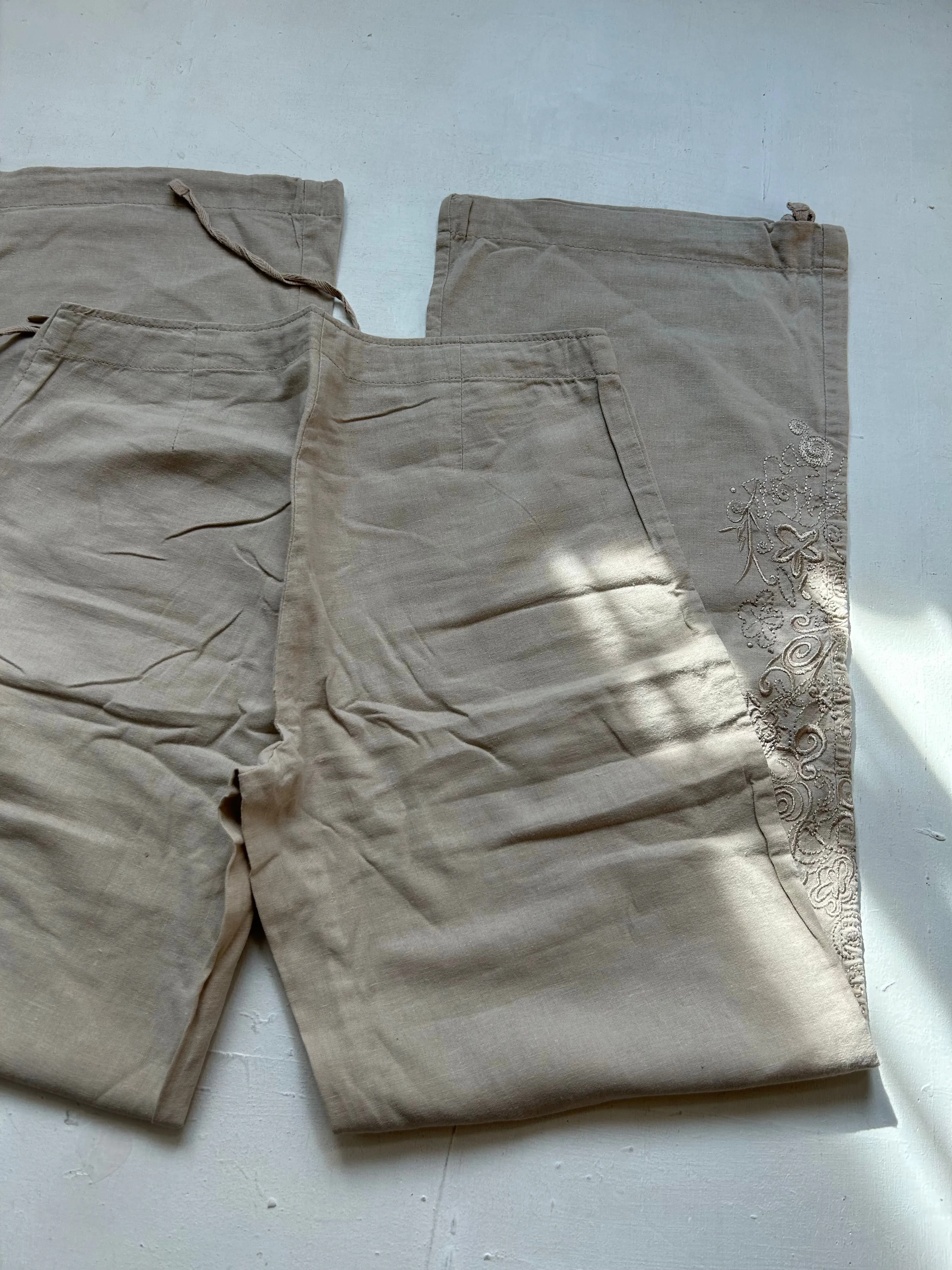 Beige baggy large low rise linen pants (XS)